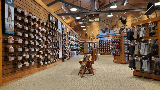 Sporting Goods Store «Bass Pro Shops», reviews and photos, 6112 W Grand Ave, Gurnee, IL 60031, USA