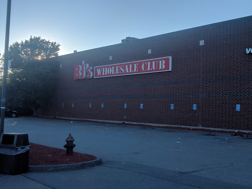 BJ’s Wholesale Club, 901 Technology Center Dr, Stoughton, MA 02072, USA, 