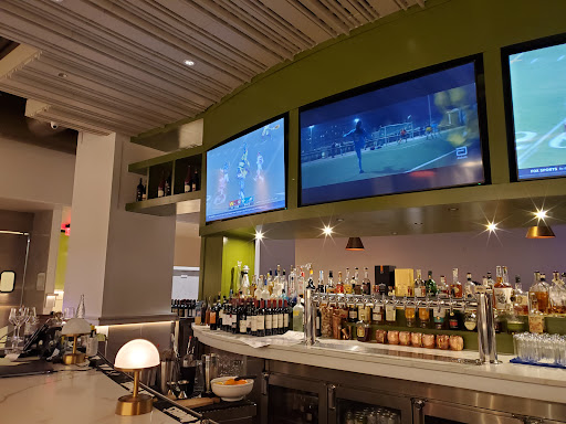 Movie Theater «ShowPlace ICON Theatres at Roosevelt Collection with ICON•X - Chicago», reviews and photos, 1011 S Delano Ct, Chicago, IL 60605, USA