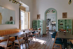 Café Palacio image