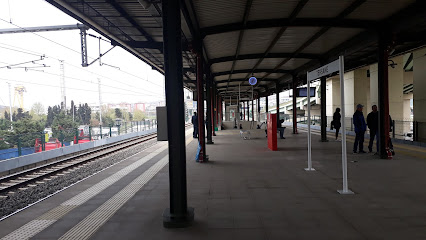 Tersane banliyö tren istasyonu
