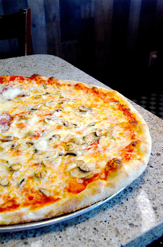 #1 best pizza place in Riverside - Greenwich Pizzeria
