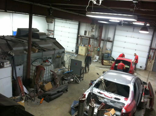 Towing Service «B & B Auto Center», reviews and photos, 2309 N Ringwood Rd, McHenry, IL 60050, USA