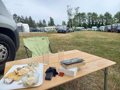 ENTREE AIRE D'ACCUEIL HOUX ANNEXE à Le Mans