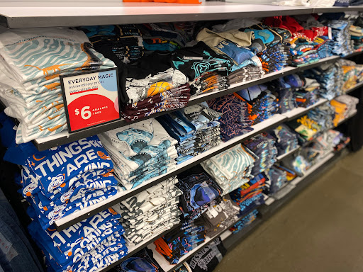 Clothing Store «Old Navy», reviews and photos, 13915 20th Ave, College Point, NY 11356, USA