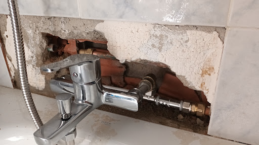 SOS FONTANERO EN TORREVIEJA en Torrevieja, Alicante