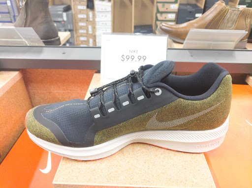 Shoe Store «DSW Designer Shoe Warehouse», reviews and photos, 3704 W Dublin Granville Rd, Columbus, OH 43235, USA