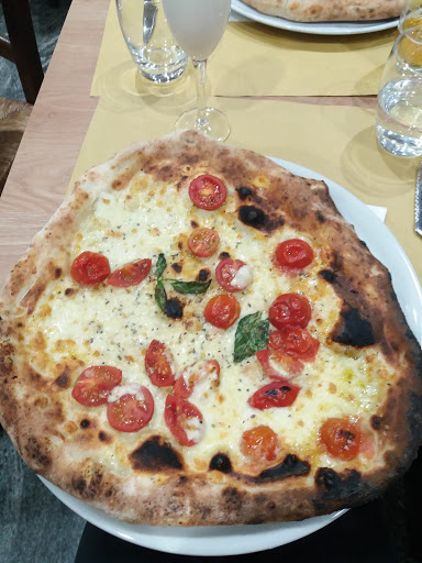 Pizzería Mediterránea in Roma, Città Metropolitana di Roma Capitale
