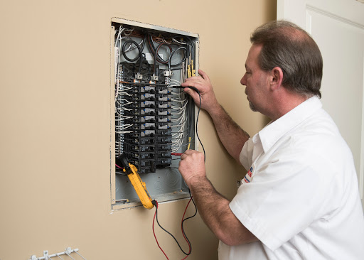 Plumber «Banks Quarles Plumbing Heating Cooling & Electrical», reviews and photos, 2501 17th St, Tuscaloosa, AL 35401, USA