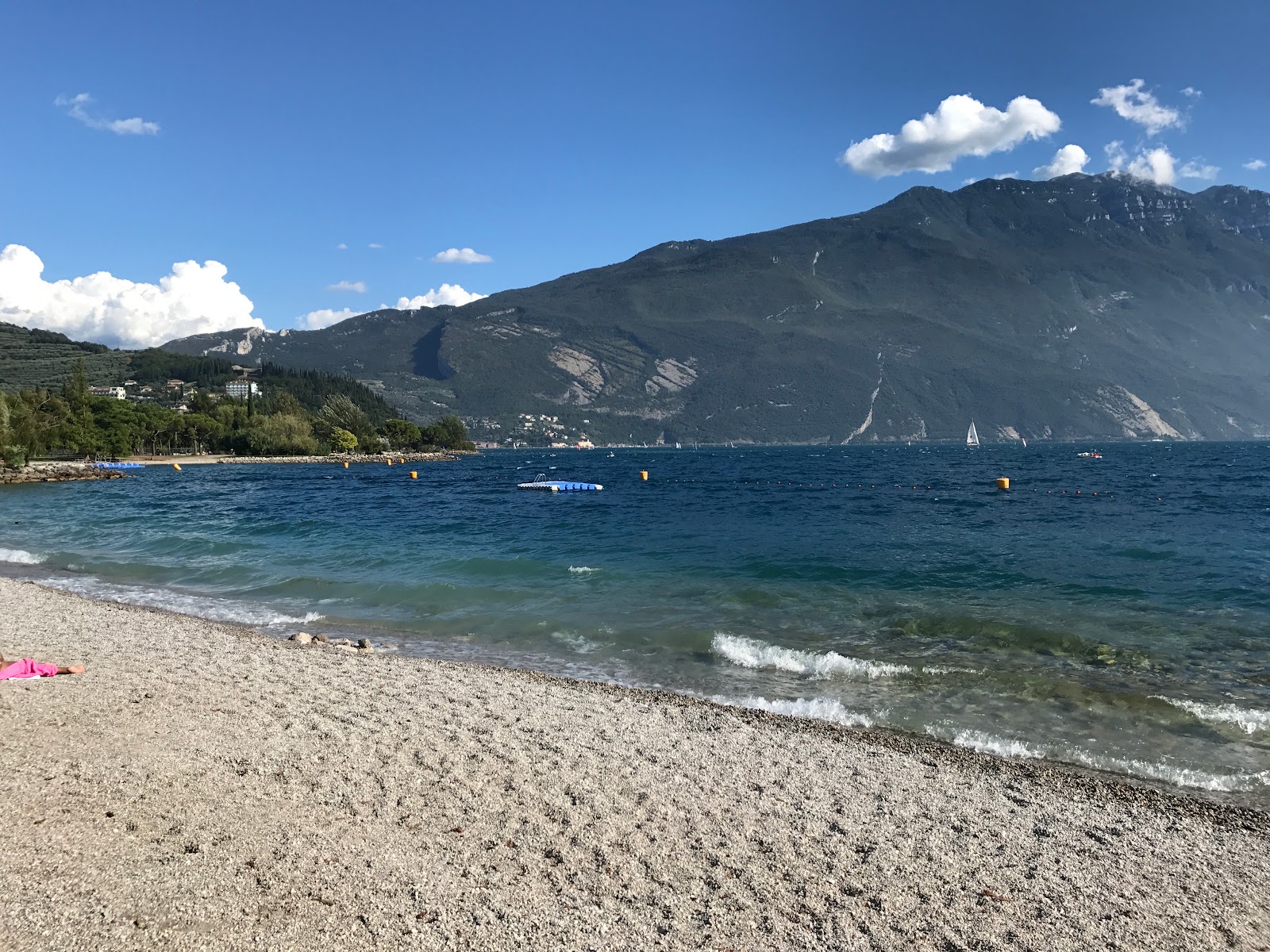 Photo de Spiaggia Riva del Garda avec un niveau de propreté de très propre