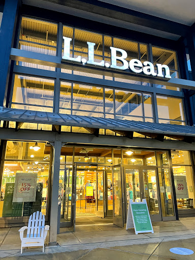 Shopping Mall «The Promenade Shops at Evergreen Walk», reviews and photos, 501 Evergreen Way #503, South Windsor, CT 06074, USA