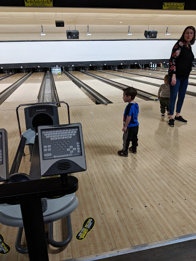 Bowling Alley «Brunswick Zone Niles Lanes», reviews and photos, 7333 N Milwaukee Ave, Niles, IL 60714, USA