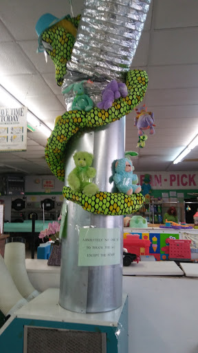 Laundromat «Tubs & Tumbler Coin Laundry & Dry Cleaning Service», reviews and photos, 3680 Elizabeth St, Wayne, MI 48184, USA