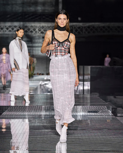 Clothing Store «Burberry Outlet», reviews and photos, 8200 Vineyard Dr, Orlando, FL 32821, USA