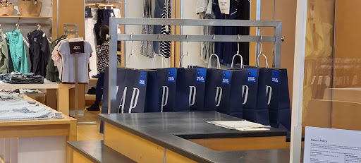 Clothing Store «Gap», reviews and photos, 1225 Pacific Ave, Santa Cruz, CA 95060, USA