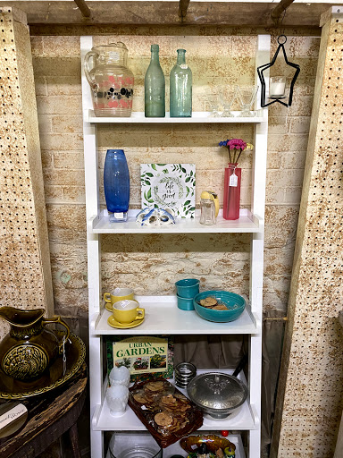 Home Goods Store «Olde Factory», reviews and photos, 139 S Hanover St, Hummelstown, PA 17036, USA