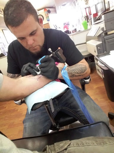 Tattoo Shop «Modified Studios Tattoo & Body», reviews and photos, 737 N Columbus St, Lancaster, OH 43130, USA