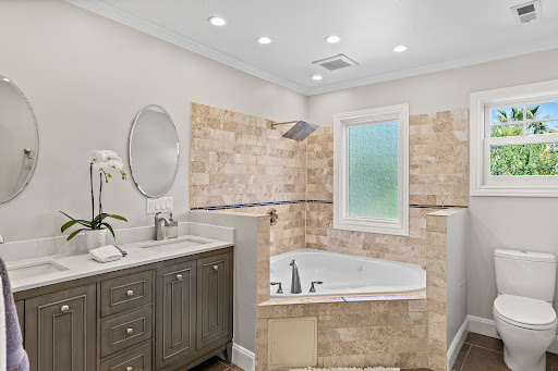Remy Weinstein - REALTOR image