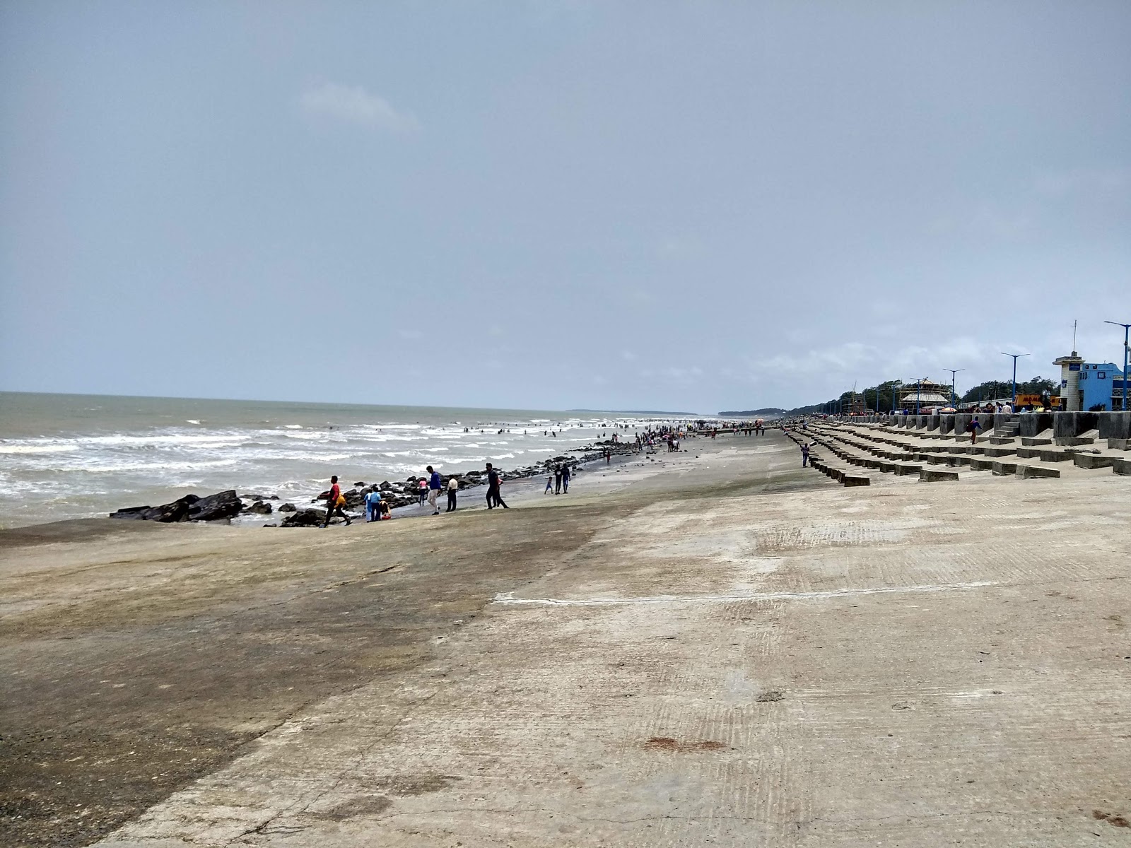 Φωτογραφία του Digha Beach με μακρά ευθεία ακτή