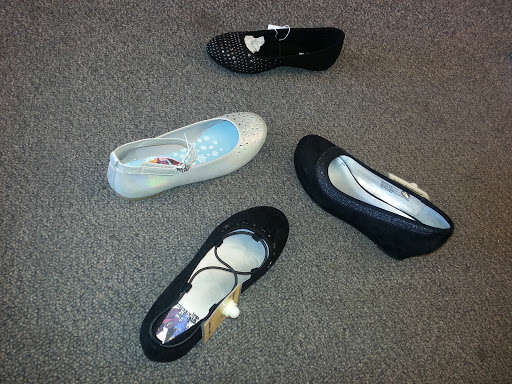 Payless ShoeSource, 3928 7th Street Rd, Shively, KY 40216, USA, 