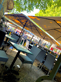 Atmosphère du Restaurant de spécialités provençales Café-restaurant Vert-Citron à Avignon - n°1