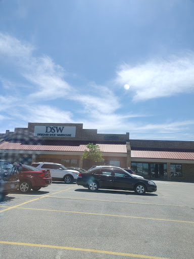 Shoe Store «DSW Designer Shoe Warehouse», reviews and photos, 7291 Mentor Ave, Mentor, OH 44060, USA