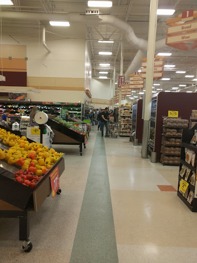 Grocery Store «Fred Meyer», reviews and photos, 777 NW Kings Blvd, Corvallis, OR 97330, USA