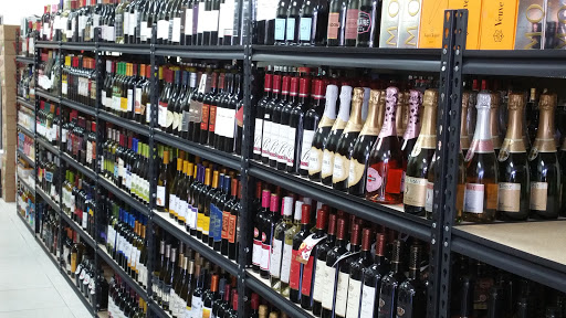 Liquor Store «The Red Barn Liquor», reviews and photos, 1760 W 6th St #101, Corona, CA 92882, USA