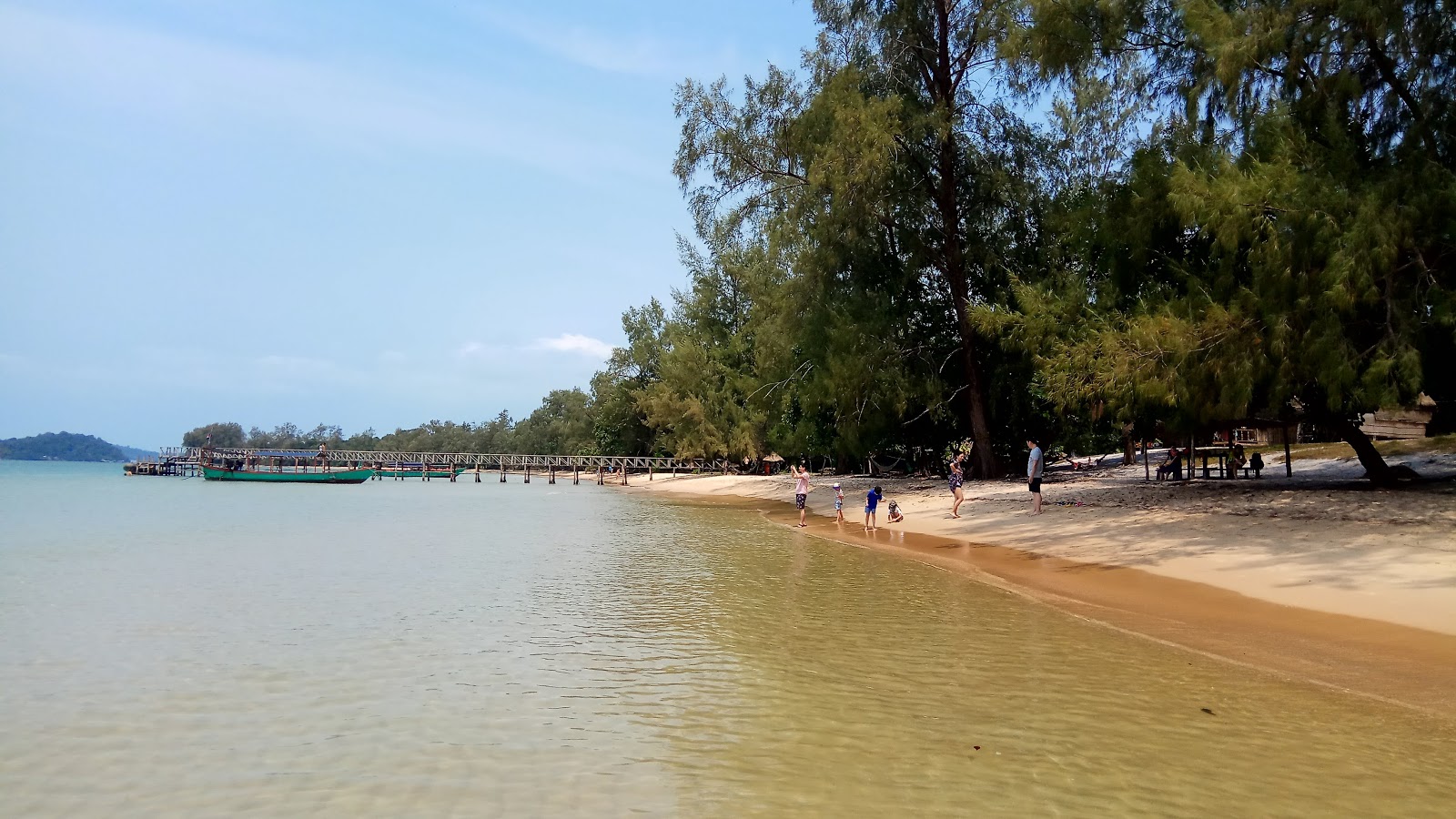 Foto von Koh Takiev Beach und die siedlung