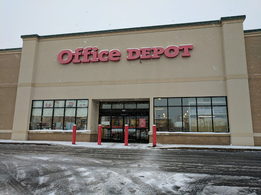 Office Depot, 1820 Meadow Ln, Pewaukee, WI 53072, USA, 