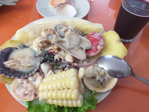 Cevichería Toldo Blanco.