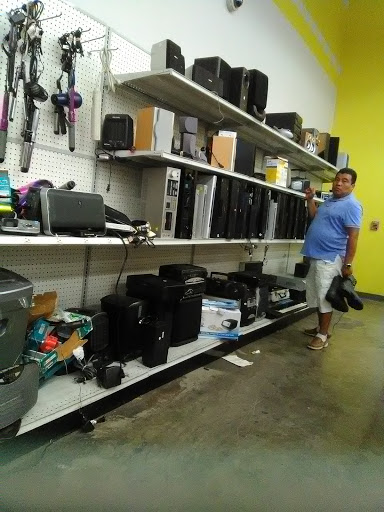 Thrift Store «Goodwill Central Texas - Oak Hill Store», reviews and photos, 7100 US-290, Austin, TX 78736, USA