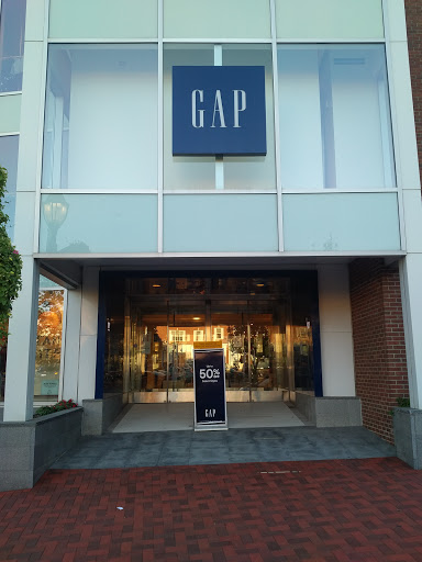 Gap, 125 Main St, Westport, CT 06880, USA, 