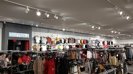 Clothing Store «F21 RED», reviews and photos, 620 Centerview Blvd, Kissimmee, FL 34741, USA