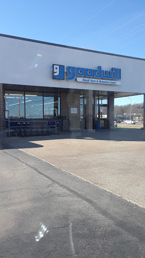 Thrift Store «Goodwill Retail Store of Fenton», reviews and photos, 99 Sugar Creek Center, Fenton, MO 63026, USA