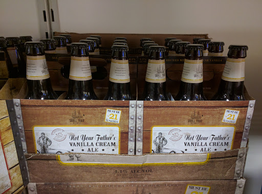 Liquor Store «Lukas Liquor Superstore», reviews and photos, 13657 Washington St, Kansas City, MO 64145, USA