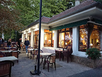 Atmosphère du Restaurant français Le Chalet savoyard de L'Esplanade à Bourgoin-Jallieu - n°18