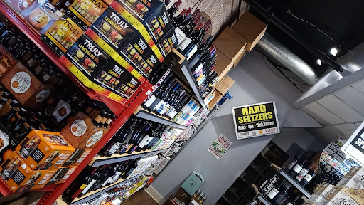 Liquor Store «The Craft Beer Store Libertyville», reviews and photos, 107 W Church St, Libertyville, IL 60048, USA