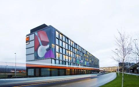 citizenM Schiphol Airport hotel image