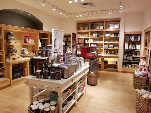 Kitchen Supply Store «Williams-Sonoma», reviews and photos, 9722 Great Hills Trail #150, Austin, TX 78759, USA