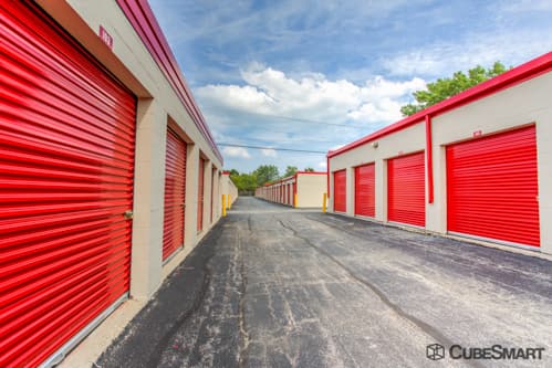 Self-Storage Facility «CubeSmart Self Storage», reviews and photos, 665 S Green Bay Rd, Waukegan, IL 60085, USA