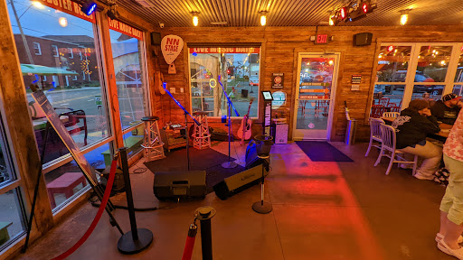 Hamburger Restaurant «NN BURGER - Tappahannock», reviews and photos, 303 Queen St #911, Tappahannock, VA 22560, USA