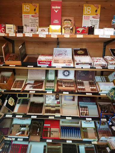 Liquor Store «Lakewood Medallion Discount Liquor», reviews and photos, 5748 Live Oak St, Dallas, TX 75206, USA