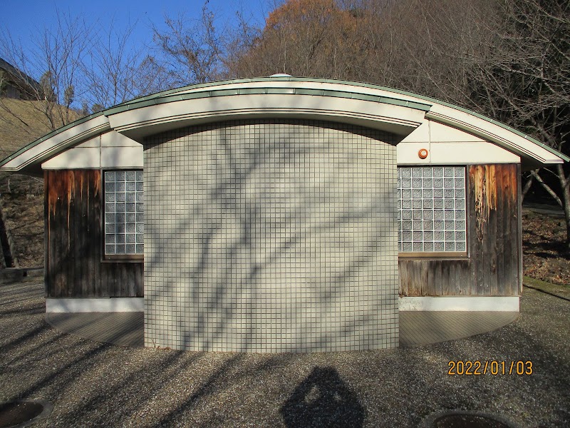 牛田総合公園 公衆トイレ