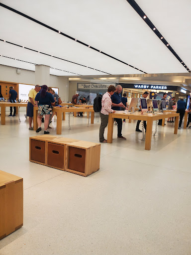 Shopping Mall «The Fashion Mall at Keystone», reviews and photos, 8702 Keystone Crossing, Indianapolis, IN 46240, USA