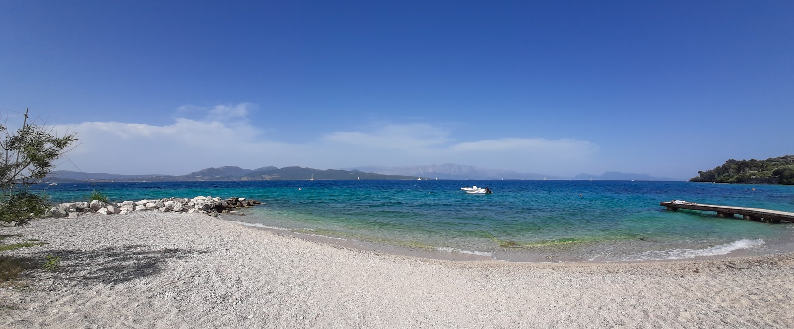 Foto von Nikiana Beach IV und seine wunderschöne Landschaft