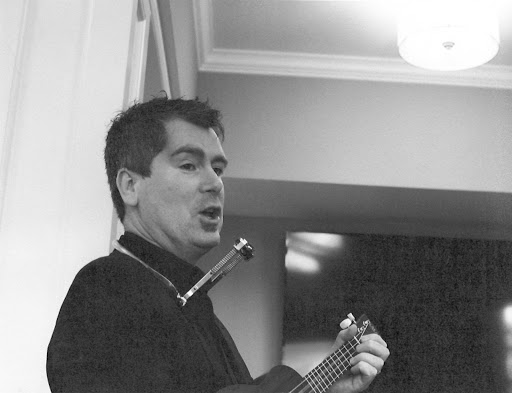 Rob Crozier - Hire a Singing Guitarist for Parties