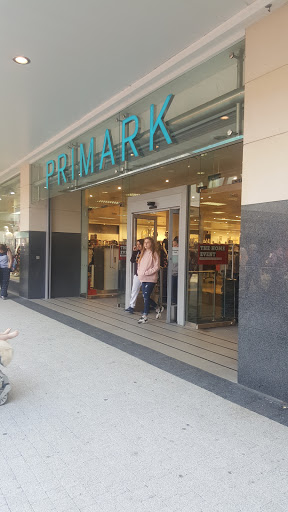Primark clothing stores Reading
