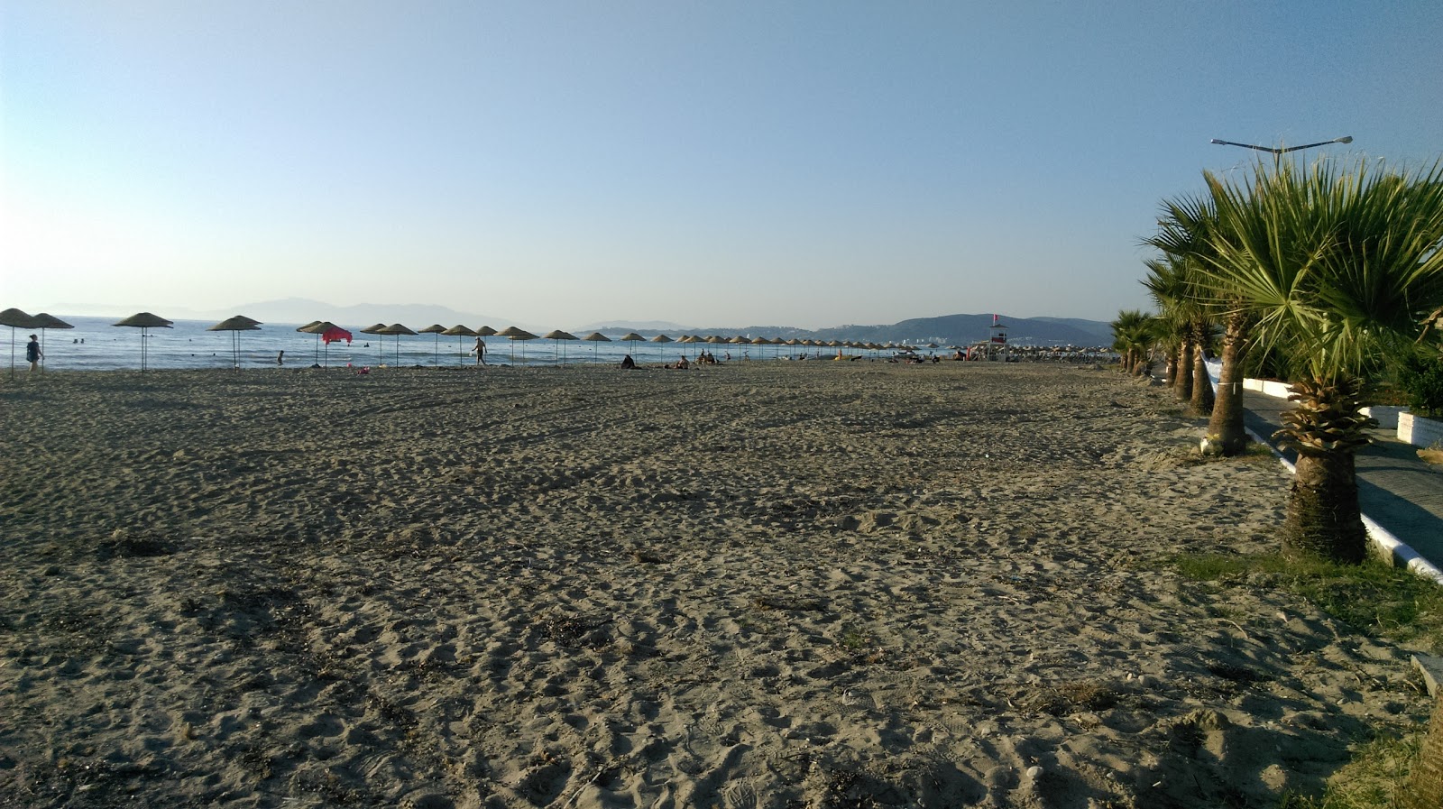 Zdjęcie Kinaliada Beach - popularne miejsce wśród znawców relaksu
