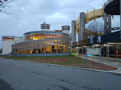 Queens Theatre image 3